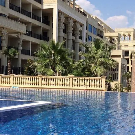 305 * Golden Sands