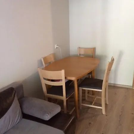 Lägenhet 305 *